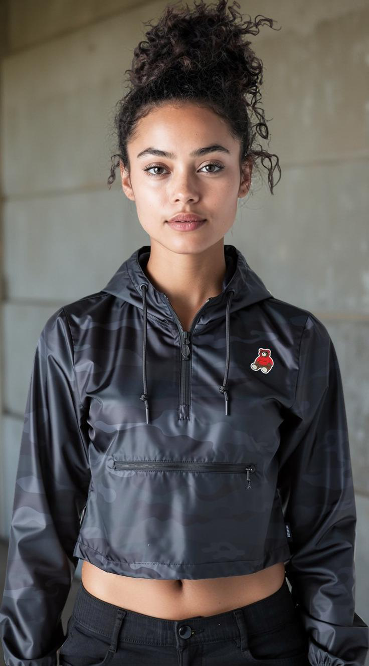 WOMEN'S LIGHTWEIGHT CROP WINDBREAKER